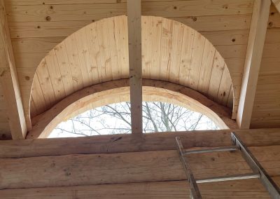 Poiana Iulian Construct - cabane din lemn, case din lemn rotund, mese si bancute, leagane, foisoare