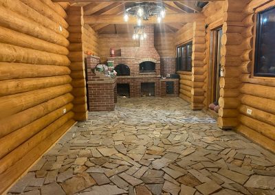 Poiana Iulian Construct - cabane din lemn, case din lemn rotund, mese si bancute, leagane, foisoare