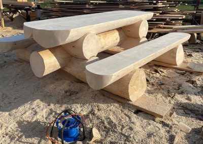 Poiana Iulian Construct - cabane din lemn, case din lemn rotund, mese si bancute, leagane, foisoare