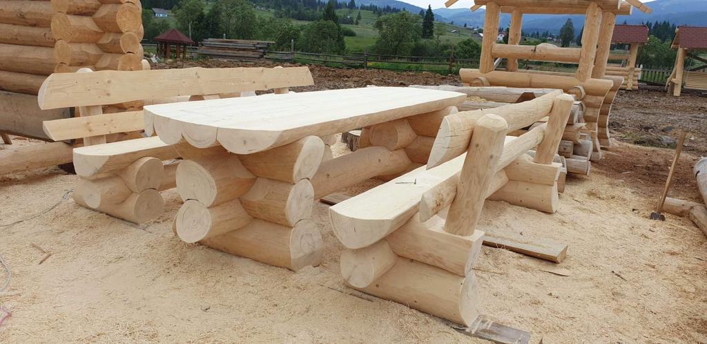 Poiana Iulian Construct - cabane din lemn, case din lemn rotund, mese si bancute, leagane, foisoare