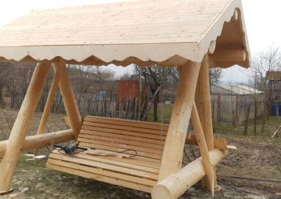 Poiana Iulian Construct - cabane din lemn, case din lemn rotund, mese si bancute, leagane, foisoare