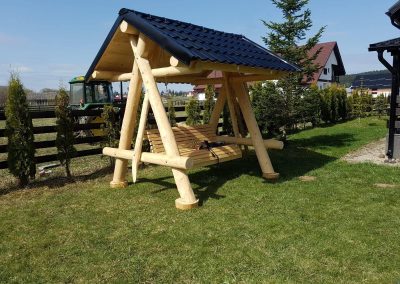 Poiana Iulian Construct - cabane din lemn, case din lemn rotund, mese si bancute, leagane, foisoare